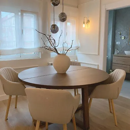 Lujoso Boutique A Estrenar Con Parking Gratis * ヒホン