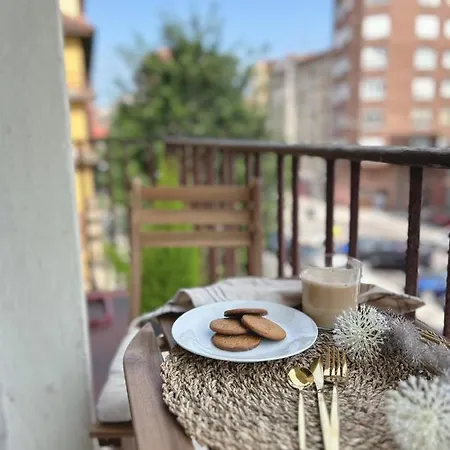 アパート Lujoso Boutique A Estrenar Con Parking Gratis ヒホン