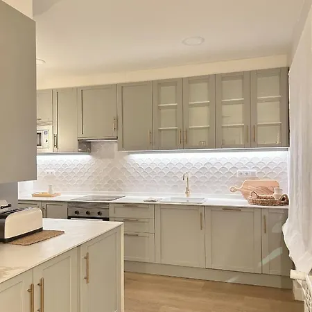 Lujoso Boutique A Estrenar Con Parking Gratis アパート ヒホン